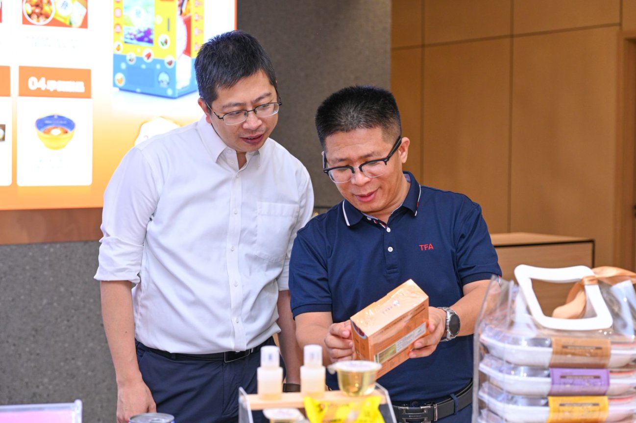 肖幼荣介绍NG电子产品